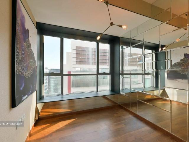 Lincoln Suites D11, Condominium