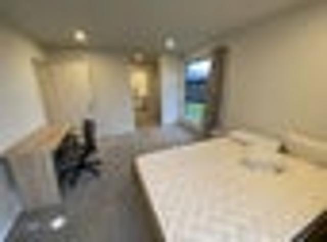Lincoln, 6+ bedrooms, $1100 pw