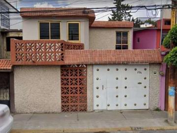 Linda Y Acogedora Casa Oportunidad Bosques De Aragon Nezahualcoyotl Edo De Mexico Mexico Ojac