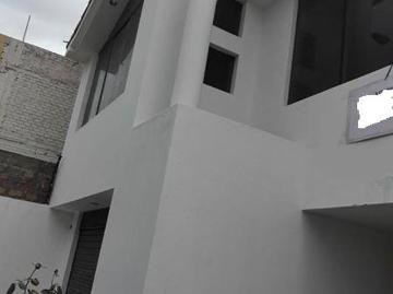 Linda y Amplia Casa! En Venta 182 m2 en Urb. De Cerro Colorado