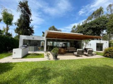 LINDA CASA DE CAMPO CON PRECIOSA ÁREA VERDE EN FUNDO PASO CHICO, 1,282m2