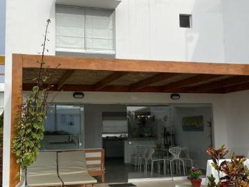 Linda Casa de Playa con vista a la playa, Condominio Asia del Sur