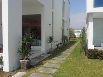 Linda casa de playa Las Arenas/Asia Terraza c/piscina US270,000 negociable