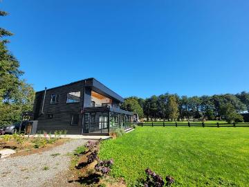 Linda casa en arriendo con vista al lago a minutos del centro de Puerto Varas