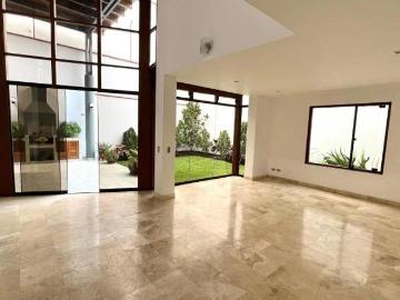 Linda casa en condominio