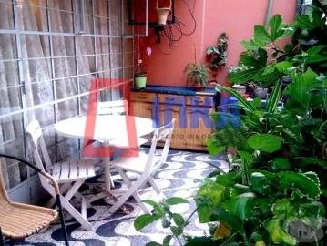 LINDA CASA EN PUEBLO LIBRE FRENTE A PARQUE