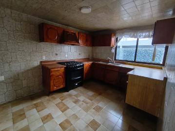 LINDA CASA EN STA. CRUZ DEL MONTE !