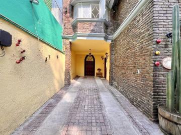 Linda casa para empresa/oficina en merced gómez