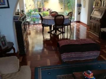 Linda casita en condominio de 10