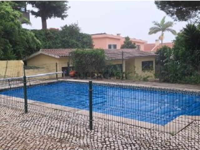 Linda Moradia T6 com piscina em Jardins da Parede