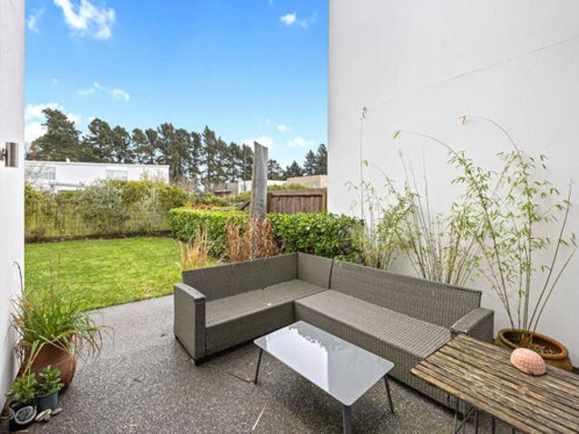 UNDER OFFER Linden Grove Life