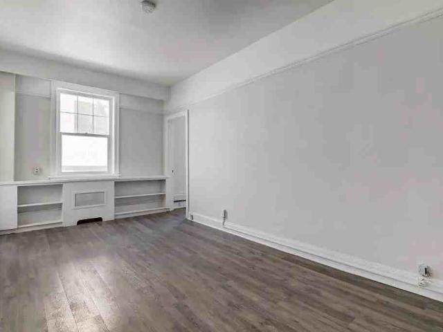 Linden Manor Studio Apartment for Rent at 2024 14th Ave, Regina, SK S4P 0X5 Transitional