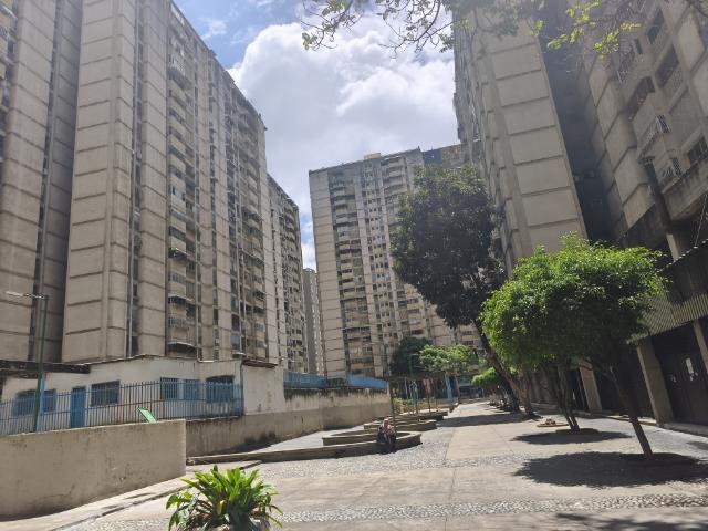 LINDO APARTAMENTO EN ALQUILER EN LA CALIFORNIA NORTE