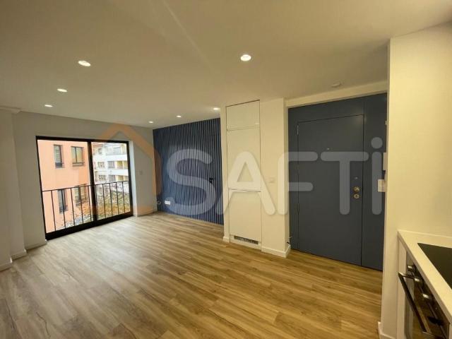 Lindo apartamento Remodelado com terraço 93m² Buarcos