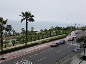 Lindo departamento renovado con terraza y vista al mar
