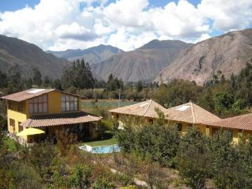 LINDO HOSPEDAJE CAMPESTRE URUBAMBA 1990MT2 12 HABITACIONES 15 BAÑOS US$480,000