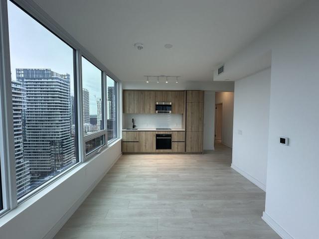 Line 5 Condos 2 Bedroom Apartment for Rent at 117 Broadway Ave, Toronto, ON M4P 1V3 North Toronto