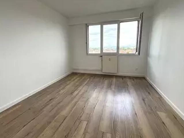 Lingolsheim 67380 Location appartement 4 pièces t4 au dernier étage parking