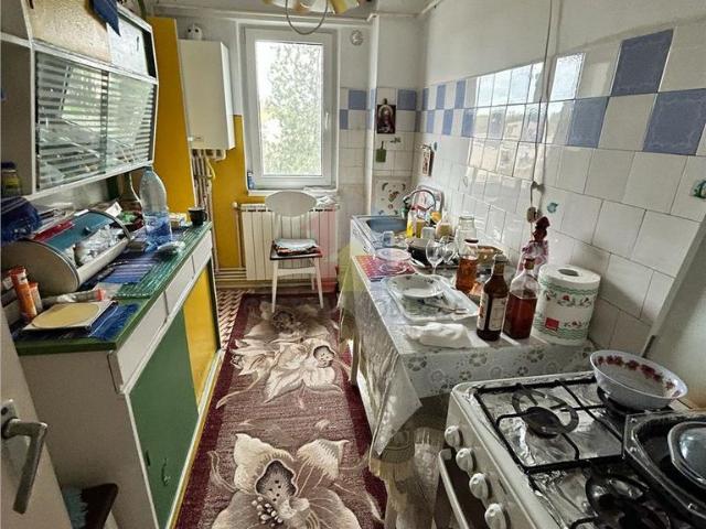 LIBER 2 camere, confort 1 decomandat, etaj 2, Viziru 3