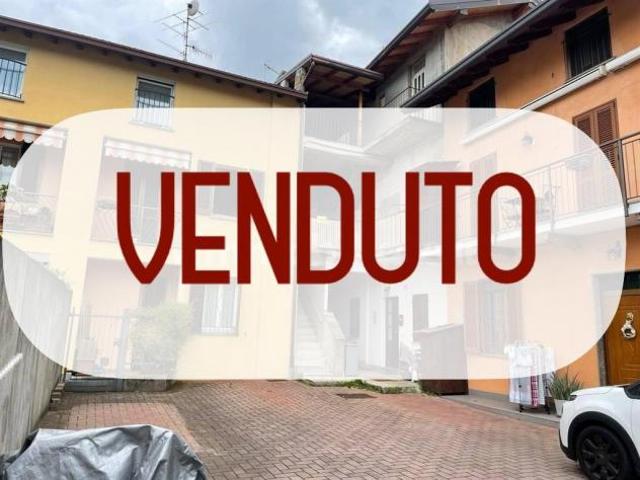 libero subito appartamento abitabile di 2 locali + bagno + 2 locali al rustico