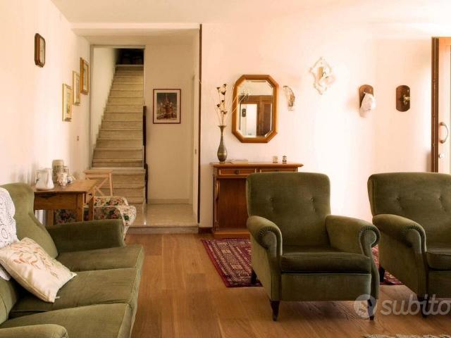 Libera a breve stanza con bagno