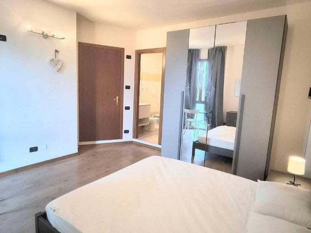 Libera da SUBITO stanza singola con bagno privato