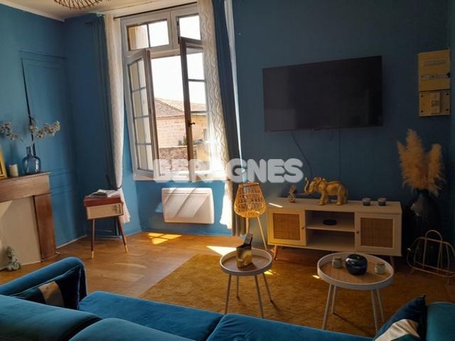 Libre 09 06 2026. T2 meublé à louer 460 € par mois