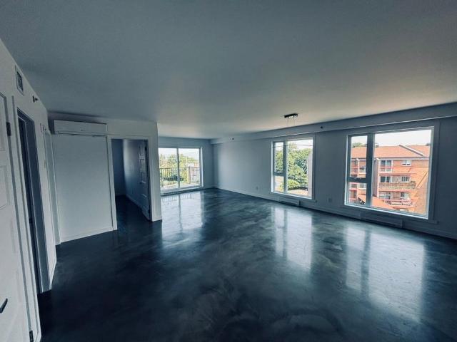 Libre, Penthouse, Lévis centre ville 3 1/2