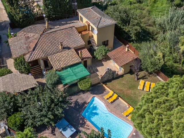 Licencia turística y gran potencial en Mas Pere 220m² Calonge