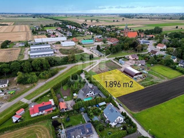 Działka budowlana 1896 m² w spokojnej okolicy