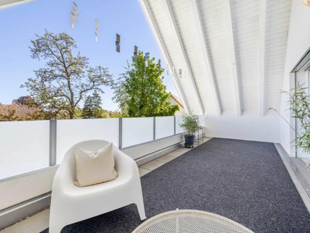 Licht, Weitblick und Wohnkomfort 3.5 Zimmer Dachgeschosswohnung in Bottighofen
