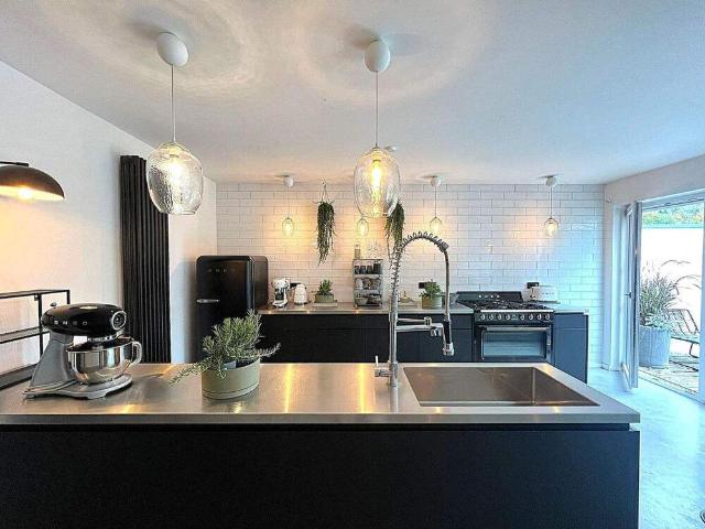 Licht, Raum & Design außergewöhnliches Split Level Haus mit hochwertiger Ausstattung!