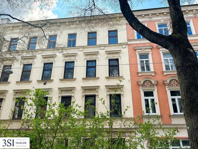 Lichtdurchflutet & luxuriös: Sanierter Altbau Erstbezug mit Balkon