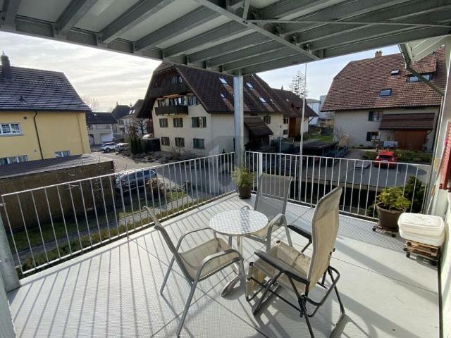 LICHTDURCHFLUTET MIT GROSSEM BALKON