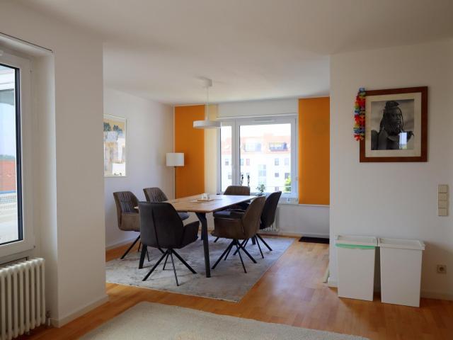 Lichtdurchflutete 4,5 Maisonette Wohnung mit zwei Balkonen in der Diezenhalde Böblingen