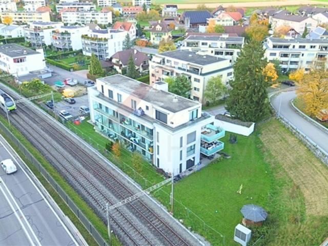Lichtdurchflutete 4.5 Zimmer Wohnung im 2. Obergeschoss ruhig & familienfreundlich