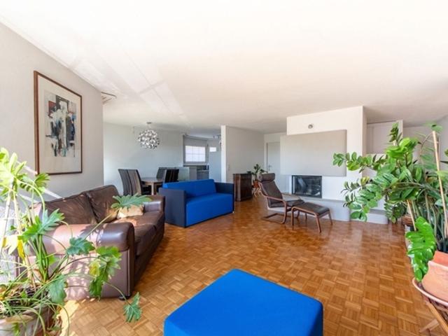 Lichtdurchflutete 5.5 Zimmer Hochparterrewohnung mit viel Wohnkomfort