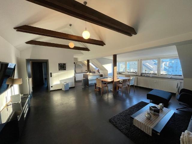 Lichtdurchflutete 2/3 Zimmer Wohnung im Loft Stil in Hoheluft West