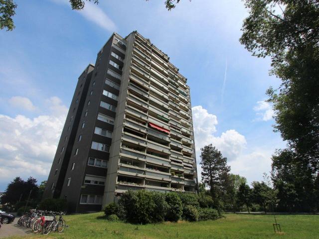 Lichtdurchflutete 2 Zimmer Wohnung mit Blick ins Grüne