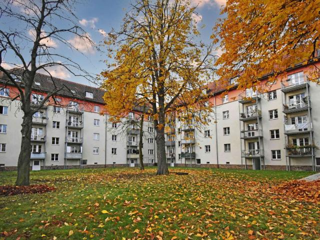 lichtdurchflutete 2 Zimmerwohnung im Dachgeschoss mit gemütlichem Flair
