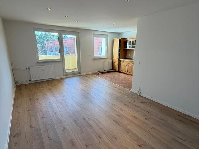 Lichtdurchflutete 3 Zi 67 m², Südbalkon, Einbauküche Erstbezug nach Sanierung