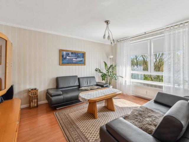 Modernisierte 3 Zimmer Wohnung mit Tiefgaragenstellplatz in ruhiger Lage von Düsseldorf Garath