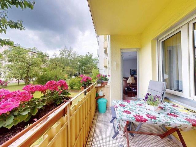 Lichtdurchflutete 3 Zimmer Wohnung mit Balkon & eigenem Stellplatz VERMIETET