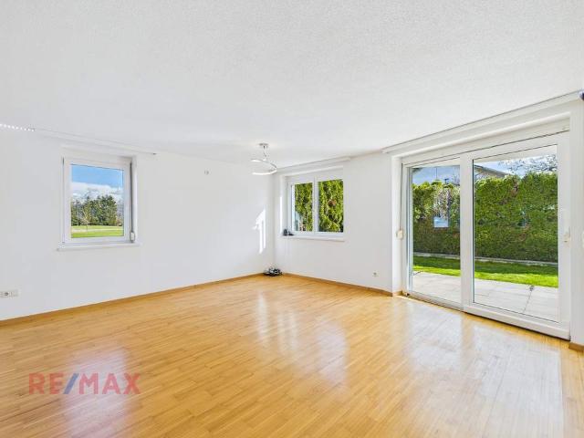 Lichtdurchflutete 3 Zimmer Wohnung mit großzügigem Garten in Lustenau