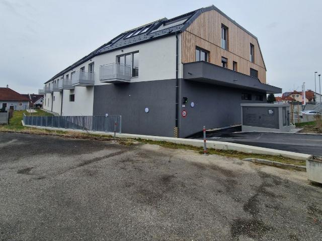 Lichtdurchflutete Terrassenwohnung mit Tollem Ausblick Provisionsfrei