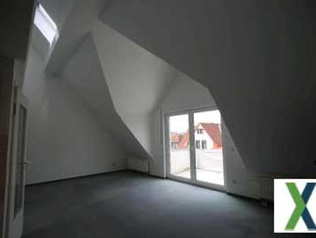 Lichtdurchflutete toll geschnittene Dachgeschosswohnung