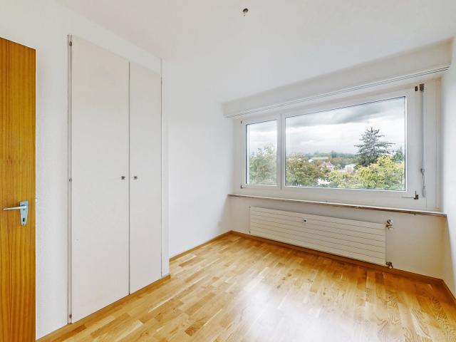Lichtdurchflutete und grosszügige Wohnung an bester Lage! Dreamo. Ch