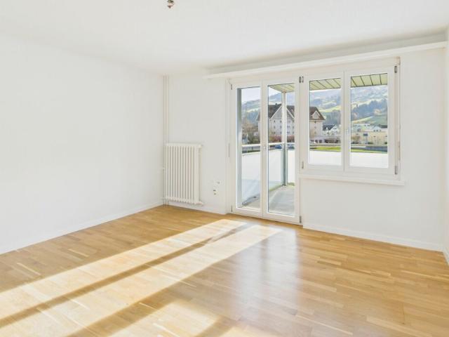 Lichtdurchflutete Wohnung an ruhiger Lage in Ebnat Kappel