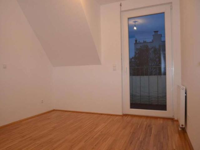 Lichtdurchflutete Wohnung, ruhig gelegen, WG geeignet, mitten im Kiez