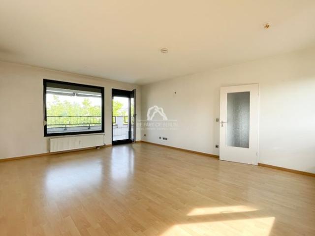 LICHTDURCHFLUTETE DACHGESCHOSSWOHNUNG | 4 ZIMMERWOHNUNG MIT TERRASSE | PROVISIONSFREI!